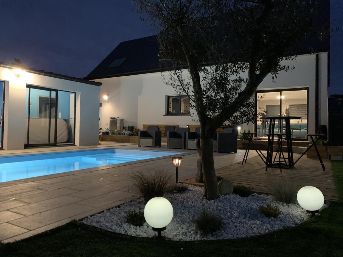 Maison 10 Pers En Bord De Mer Avec Piscine Chauffee Toute L'Annee, Spa Et Hamman Surzur Bagian luar foto