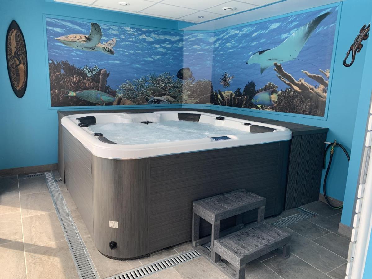 Maison 10 Pers En Bord De Mer Avec Piscine Chauffee Toute L'Annee, Spa Et Hamman Surzur Bagian luar foto